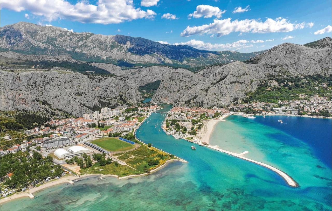 Gorgeous Apartment In Omis With Kitchen Exterior foto